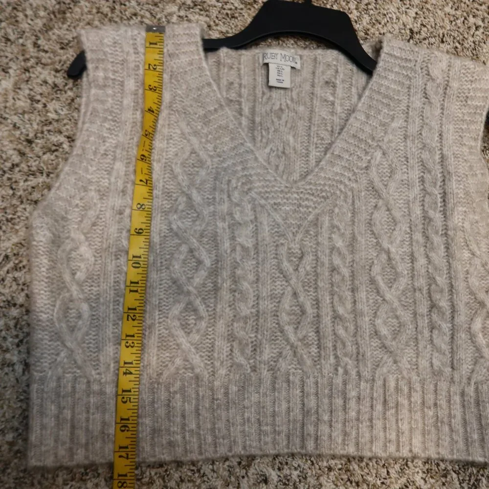 Ruby Moon Cable Knit Sleeveless Top - Cream Size Large Academia